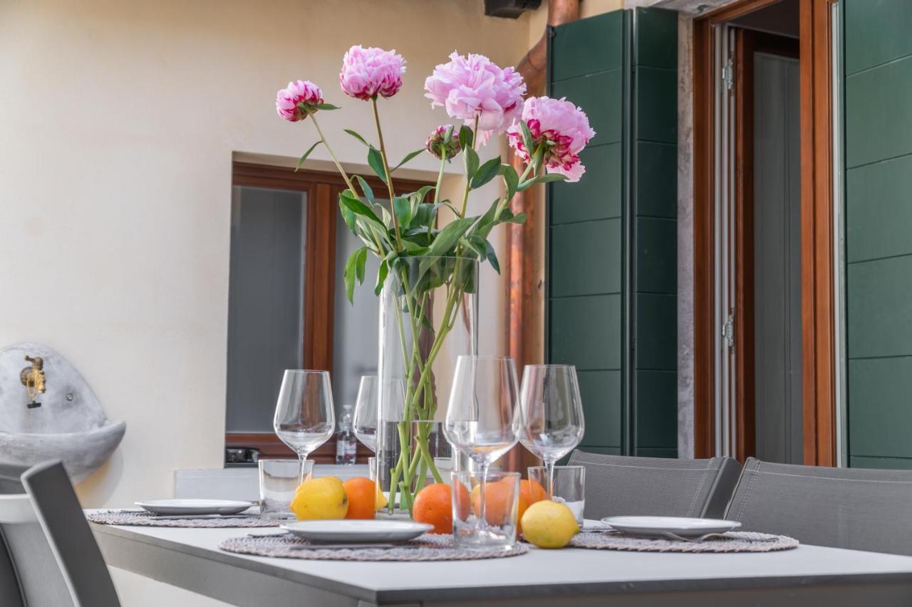 San Giacomo Dall'Orio Garden Apartment R&R เวนิส ภายนอก รูปภาพ