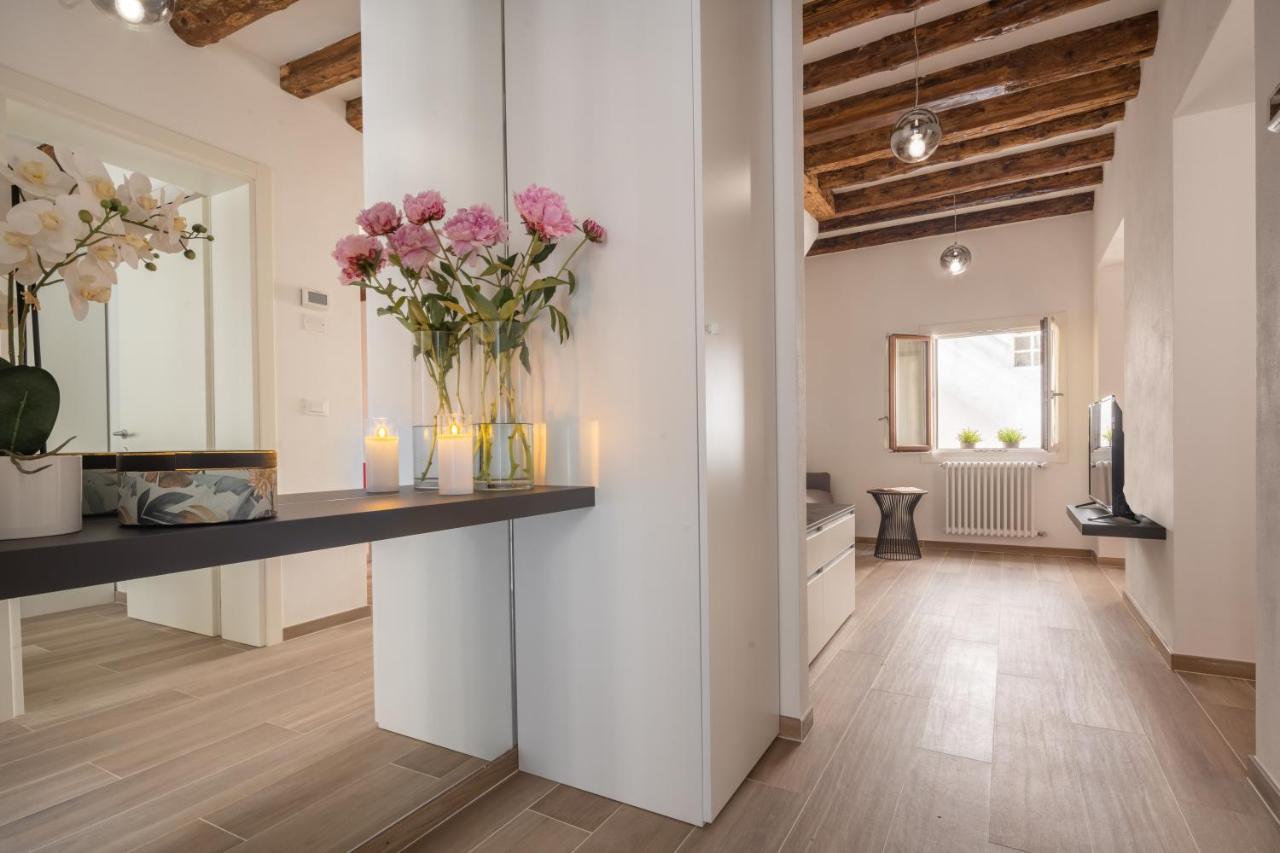 San Giacomo Dall'Orio Garden Apartment R&R เวนิส ภายนอก รูปภาพ