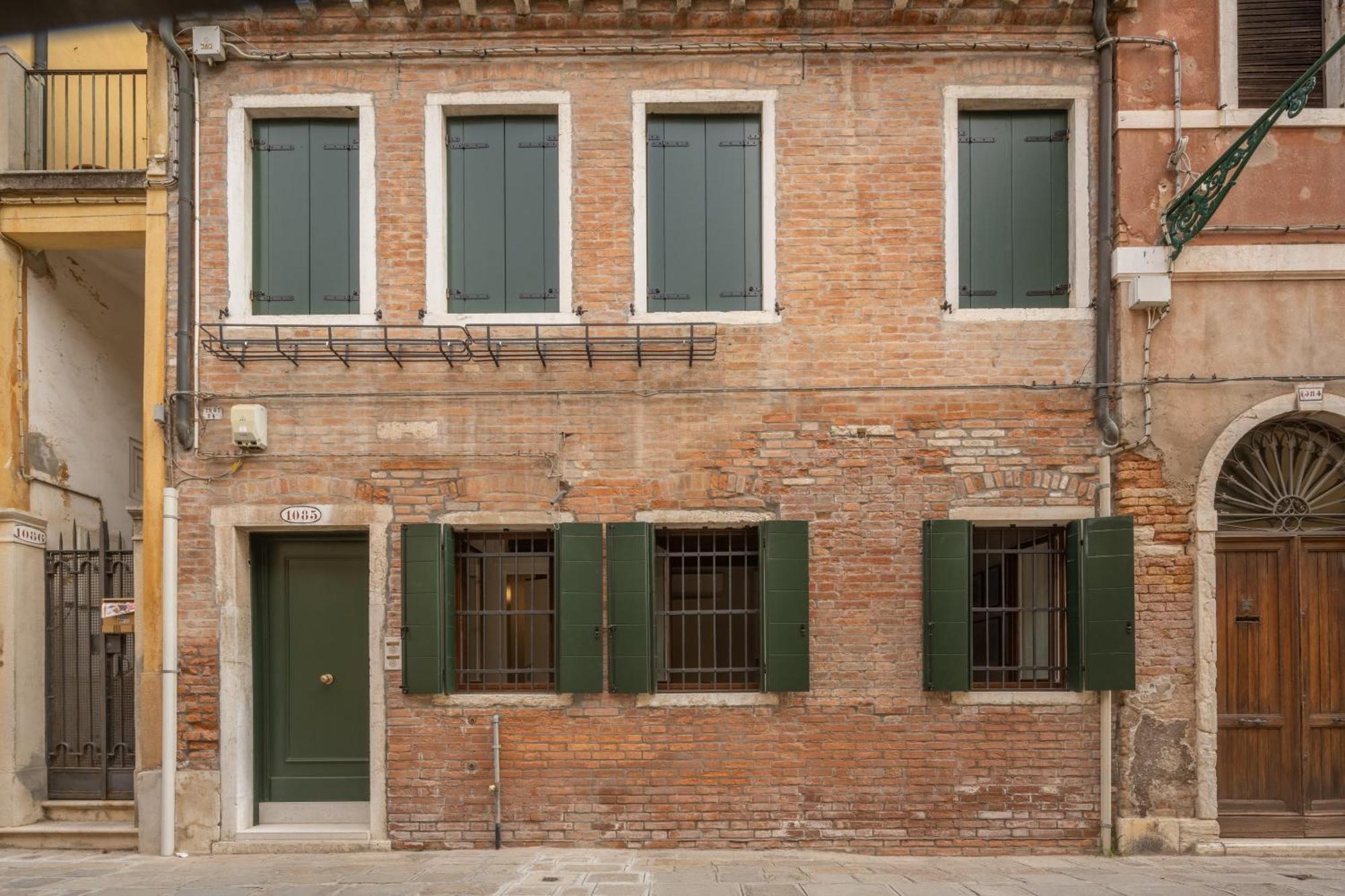 San Giacomo Dall'Orio Garden Apartment R&R เวนิส ภายนอก รูปภาพ