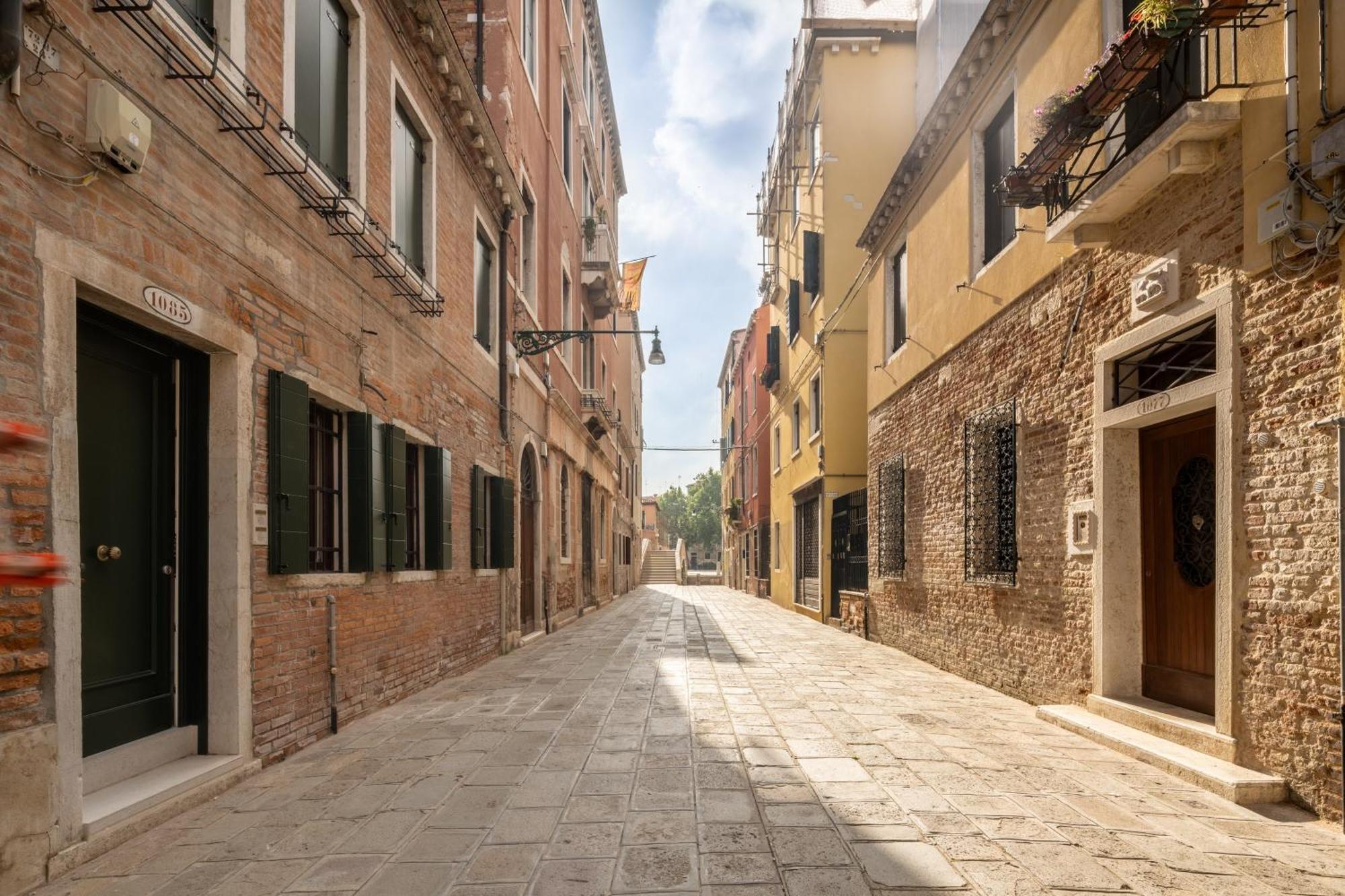 San Giacomo Dall'Orio Garden Apartment R&R เวนิส ภายนอก รูปภาพ